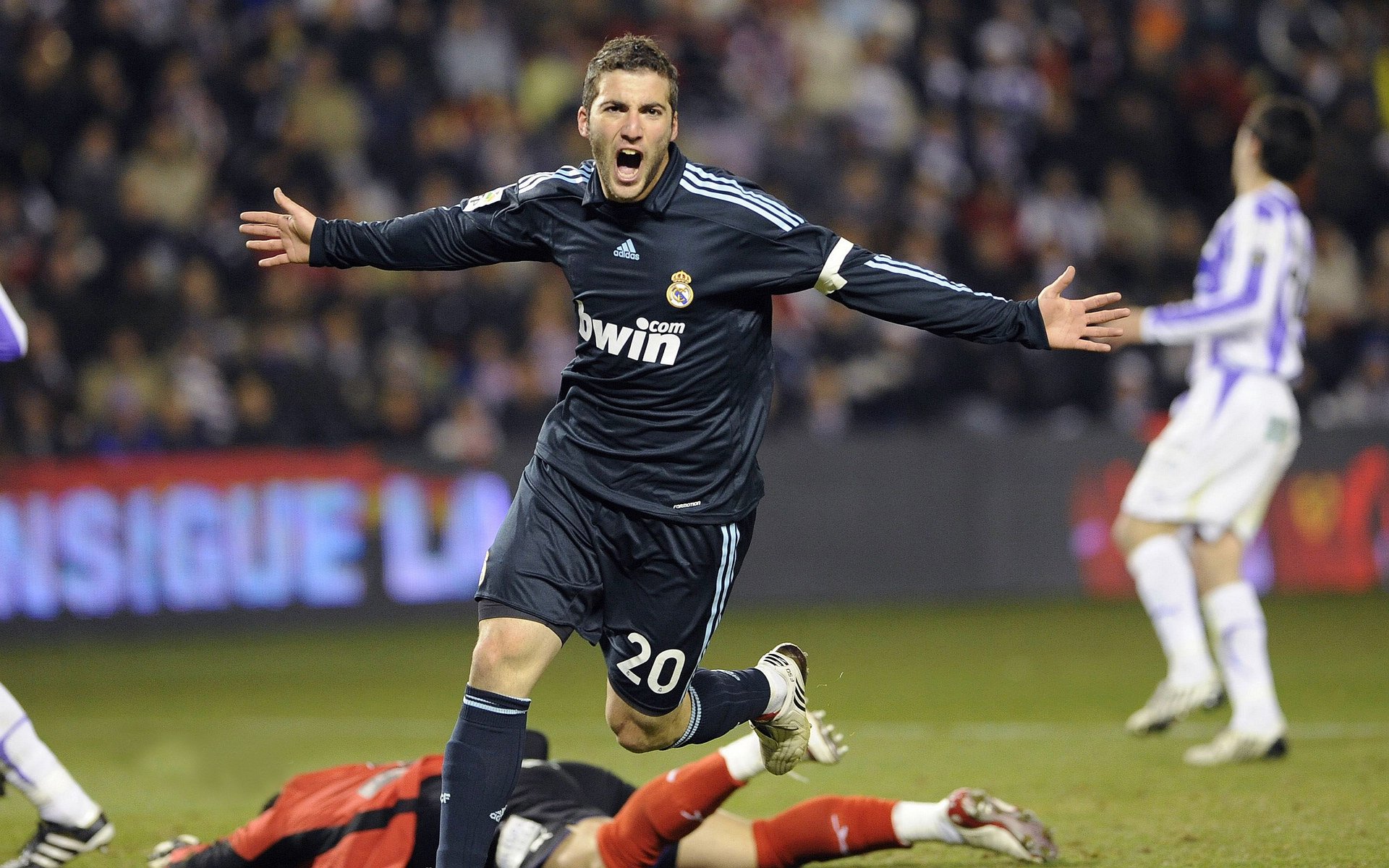 伊朗队教练：我们把沙漠经验带进了雪地，伊朗队队长